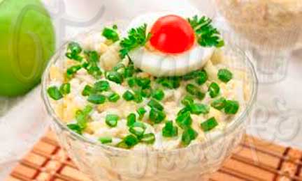 salat-iz-yablok-kartofeli-i-kykyrydzi
